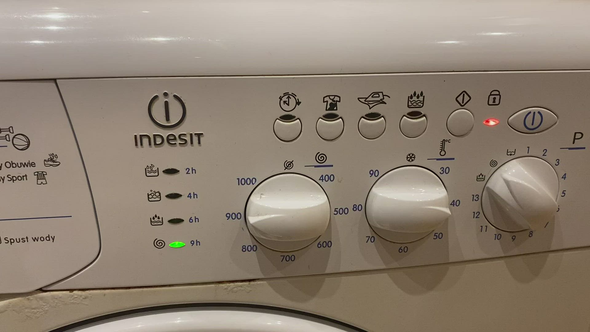 Rozwiązano Indesit WISL 105 Problem przy odpompowywaniu wody