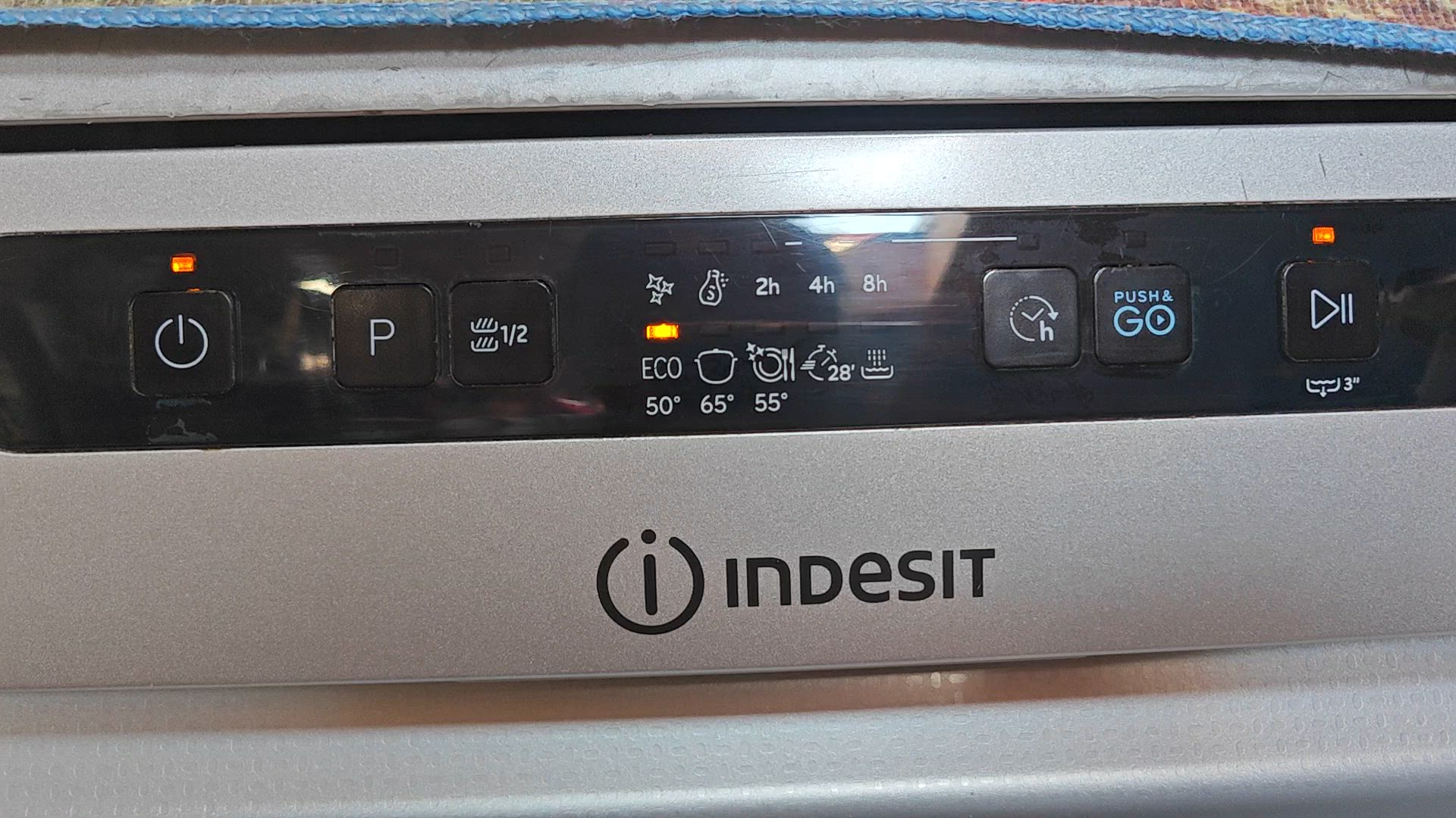 Zmywarka Indesit DFC 2B+19 ACX - Migająca Kontrolka, Co Oznacza?