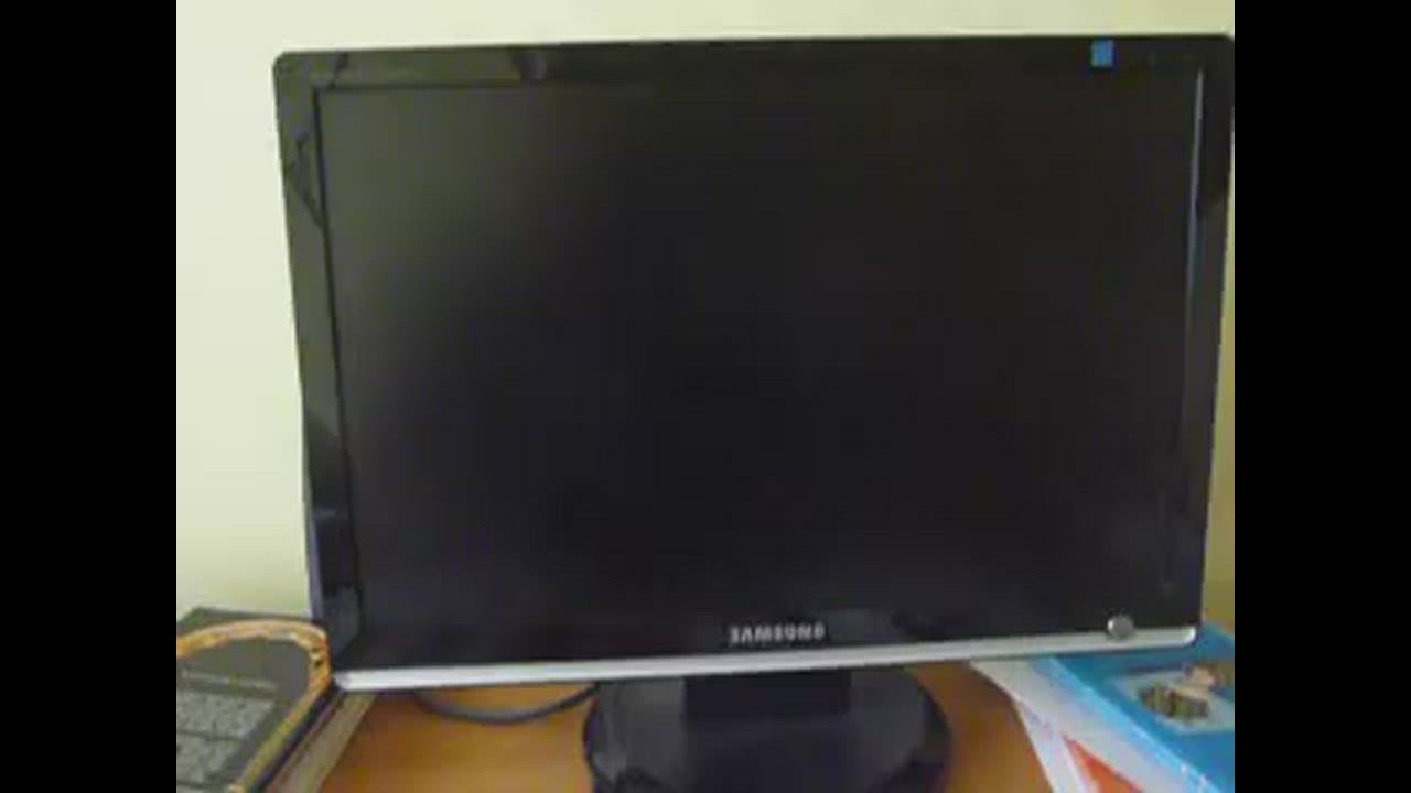 Samsung SyncMaster 206BW - obraz miga podczas uruchamiania.